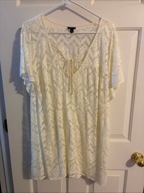 torrid Cream Lace Chevron Tie-Front Tunic